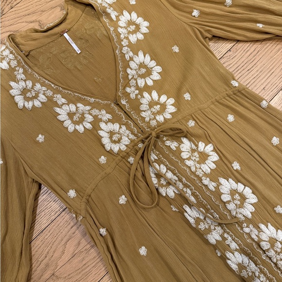 Free People Embroidered Fable Midi Dress
Mustard “Tuscan Combo” Color - Picture 4 of 5